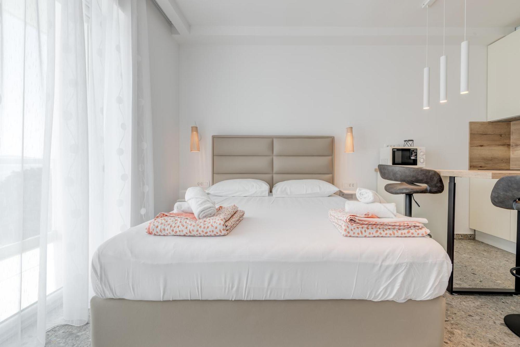 Deluxe Seaview Villa Kennedy III Mimice Exteriör bild